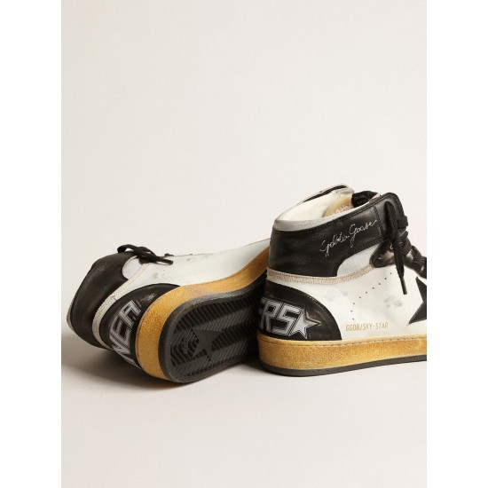 Sky-Star in white nappa leather with black leather star